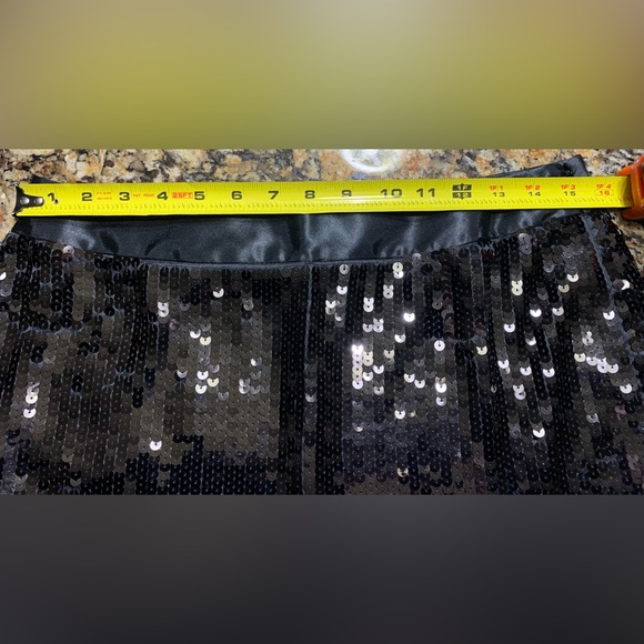 NWT-Express Design Studio Black Sequin Mini Skirt. Size 6. - Picture 9 of 13